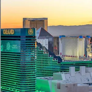  Holiday home Mgm Signature-37-814 1br 2ba F1 Pits View Balcony United States