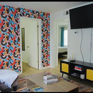 Beautiful Condo,minutes From Broadway Sleep 6! Apartment